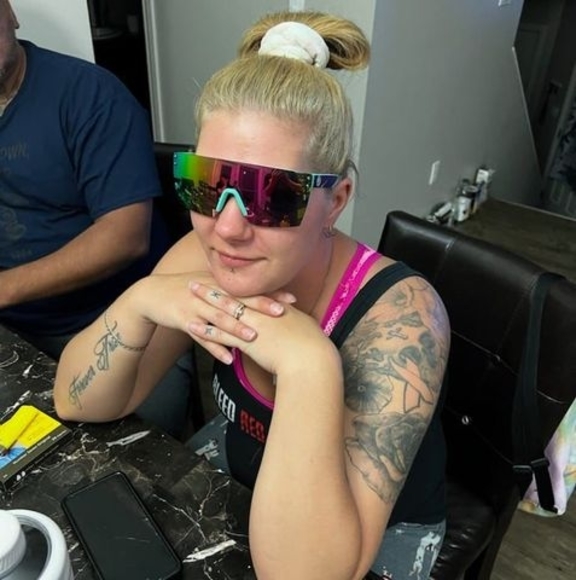 Meet your Posher, Kendra - Picture 1 of 1